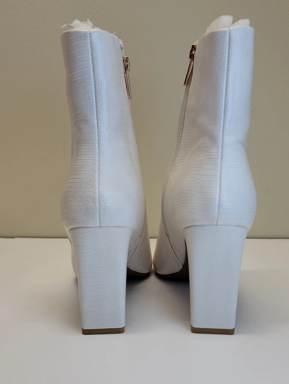 Journee Collection NEW IN BOX White Square Toe Lizard Print Booties Size 9.5 Wms